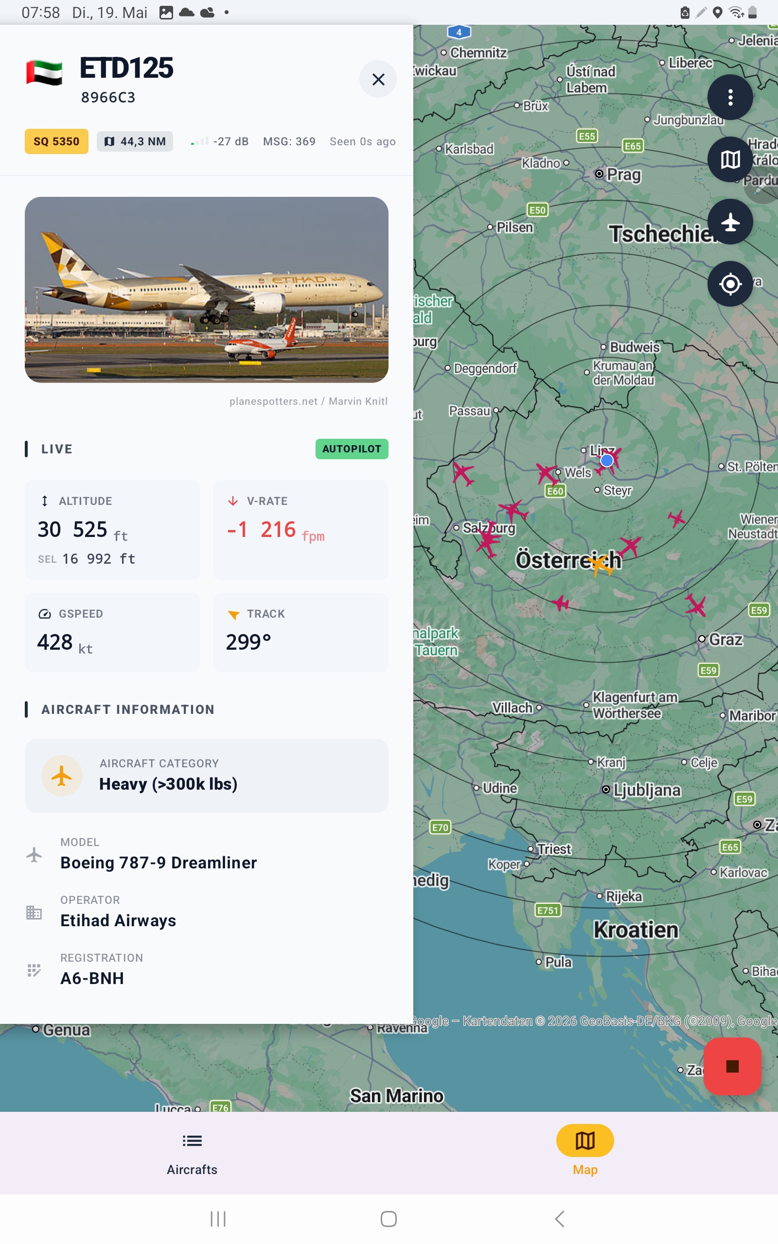 Dump1090 Android tablet map with aircraft detail side panel